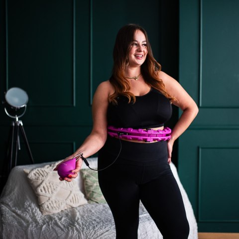 HHW12 PLUS SIZE HULA HOP VIOLET Z WYPUSTKAMI I OBCIĄŻNIKIEM HMS HMS HHW12 PLUS SIZE HULA HOP VIOLET Z WYPUSTKAMI I OBCIĄŻNIKIEM HMS HMS