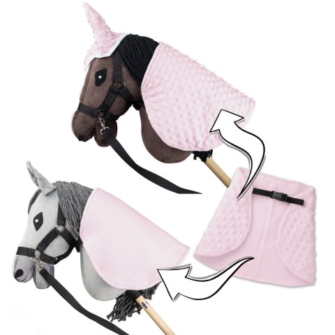 Derka i nauszniki Skippi dla Hobby Horse - różowy - uniwersalny rozmiar Derka i nauszniki Skippi dla Hobby Horse - różowy - uniwersalny rozmiar