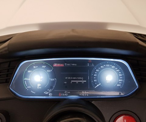 Milly Mally Pojazd na akumulator Audi E-Tron Sportback 4x4 White Milly Mally Pojazd na akumulator Audi E-Tron Sportback 4x4 White
