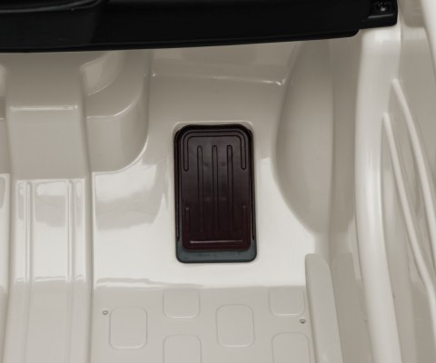Milly Mally Pojazd na akumulator Fiat 500e White Milly Mally Pojazd na akumulator Fiat 500e White