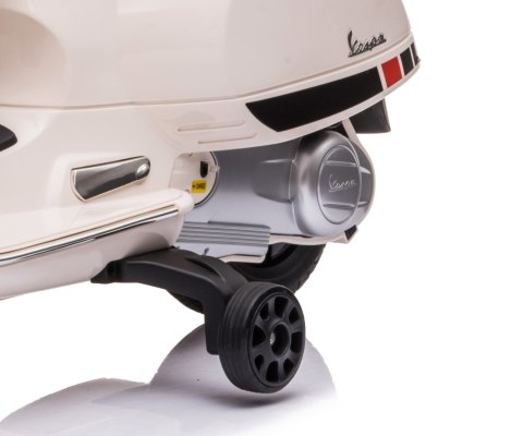 Milly Mally Pojazd na akumulator Vespa GTS Super White Milly Mally Pojazd na akumulator Vespa GTS Super White