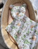 Kołderka z wypełnieniem i poduszka profilowana Miś - zestaw 2cz. - woodland green