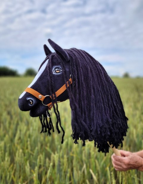 Hobby Horse Duży koń na kiju Premium - fryz koń fryzyjski II A3 Hobby Horse Duży koń na kiju Premium - fryz koń fryzyjski II A3