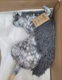 Hobby Horse Duży koń na kiju Premium - siwek jabłkowity z siwą grzywą A3