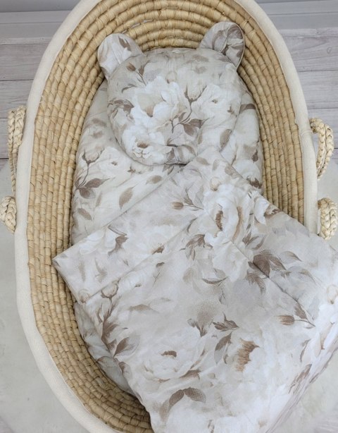 Kołderka z wypełnieniem i poduszka profilowana Miś - zestaw 2cz. - Peonies beige Kołderka z wypełnieniem i poduszka profilowana Miś - zestaw 2cz. - Peonies beige